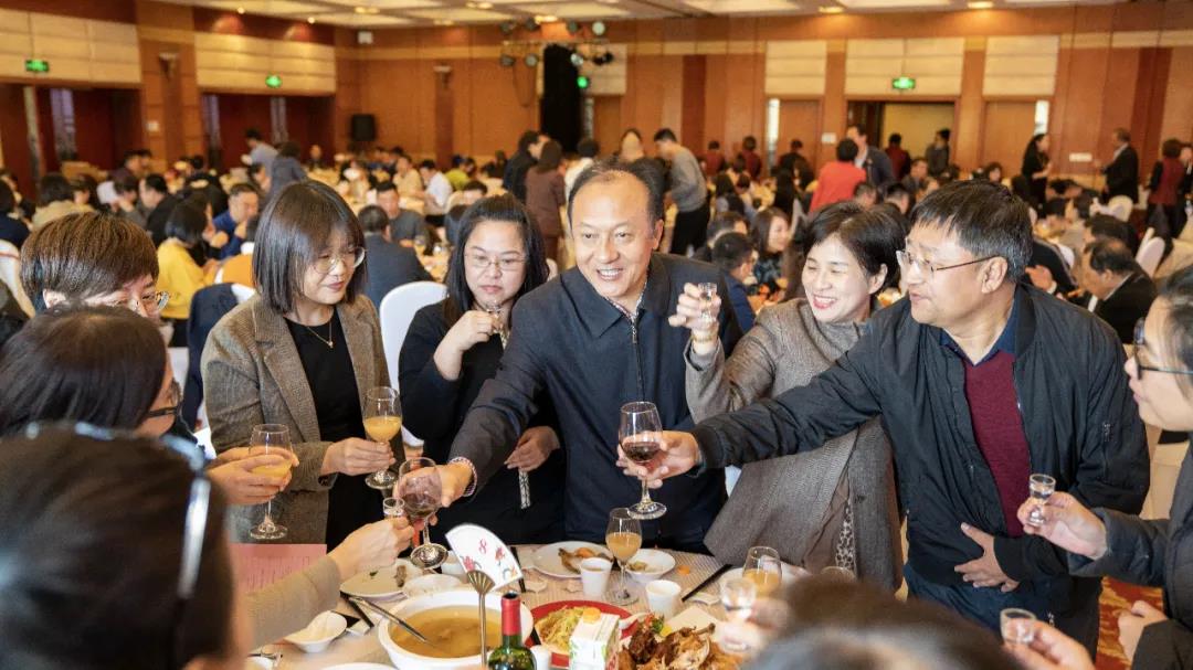 有你们真好西安大兴医院致谢爱心企业个人媒体答谢宴